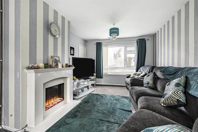 Tulliver Close, Bedworth 3 bed semi