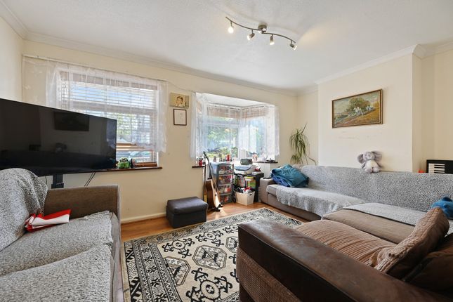 Carr Road, Northolt UB5 2 bed end of terrace house for sale