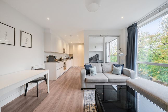 Quicks Road, London, SW19 2 bed flat for sale