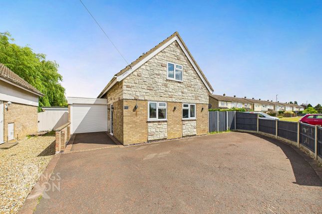 Finderne Drive, Wymondham, Norwich 3 bed chalet for sale