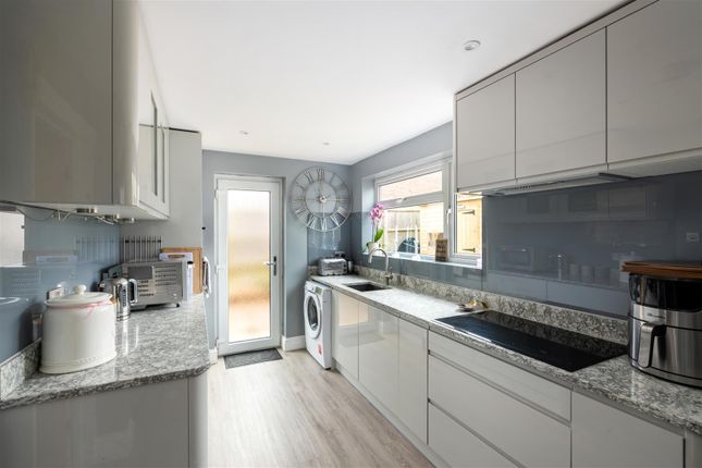 Beaumonts, Redhill 3 bed detached house for sale