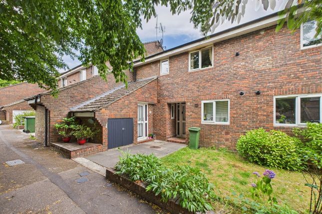 Cook Road, Horsham RH12 1 bed maisonette for sale