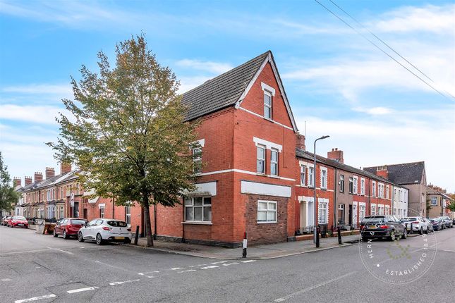 4 bedroom end of terrace house for sale