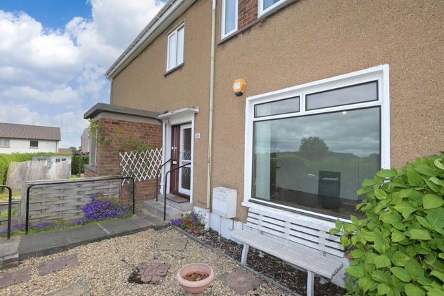26 Craigour Grove, Edinburgh, EH17 7PG 3 bed flat for sale