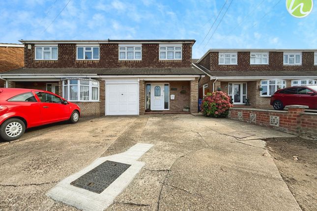 Chamberlain Avenue, Corringham, SS17 4 bed semi