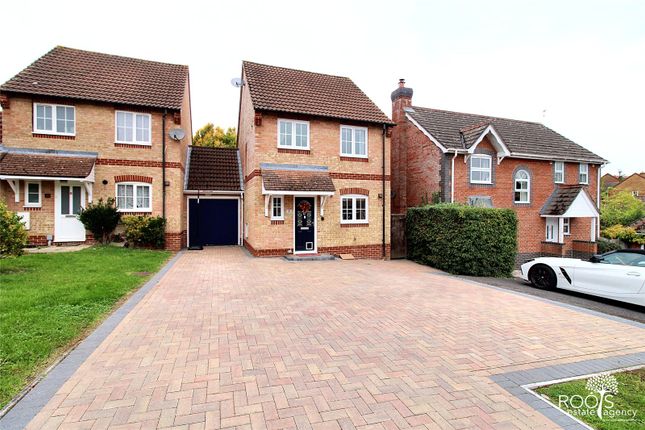 Naseby Rise, Berkshire RG14 3 bed detached house for sale