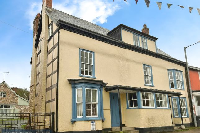 High Street PRESTEIGNE LD8 2BE 6 bed detached house for sale