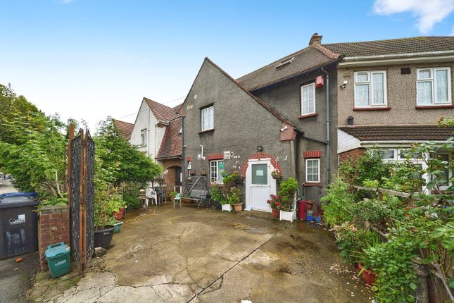 Carlyle Avenue, Southall UB1 5 bed terraced house for sale