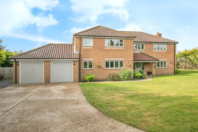 6 bedroom detached house for sale