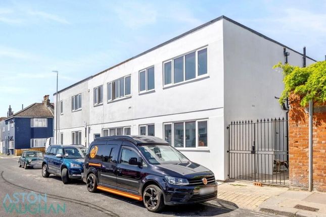 Hove, East Sussex BN3 6 bed end of terrace house for sale