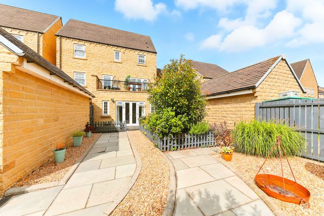 Mill Way, Otley, LS21 4 bed detached house for sale