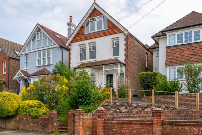 80 Chart Lane, Reigate 2 bed apartment for sale