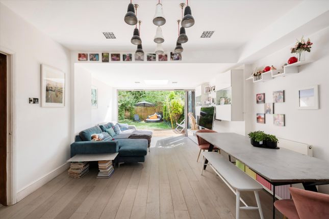Brondesbury Villas, London, NW6 3 bed flat for sale