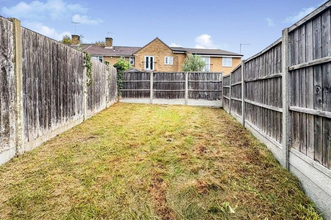 Toms Croft, Hemel Hempstead, HP2 2 bed maisonette for sale