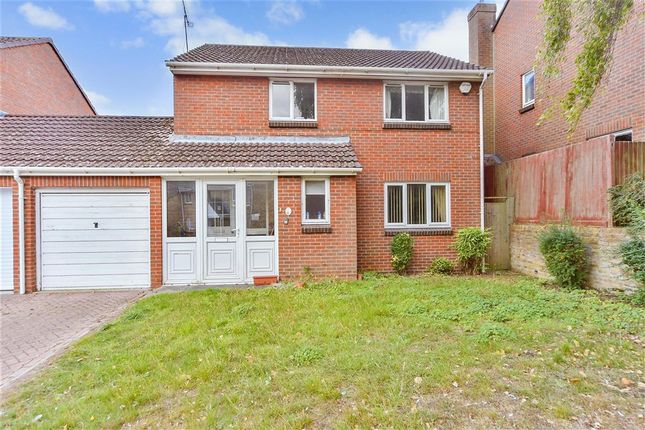 Fallowfield, Sittingbourne, Kent 4 bed link detached house for sale