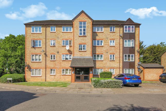 Cygnet Close, London 2 bed apartment for sale