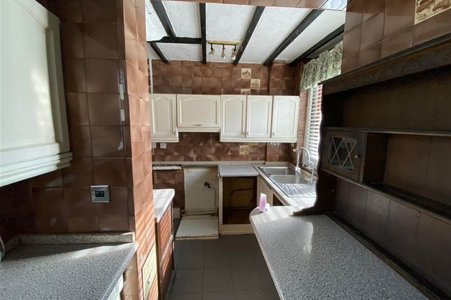 Keedonwood Road, Bromley, Kent 2 bed end of terrace house for sale