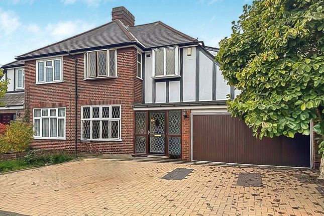 Redway Drive, Twickenham, TW2 3 bed semi