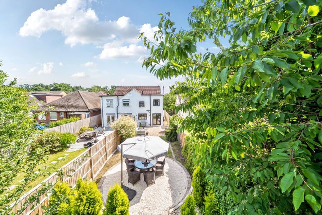Glenmount Road, Mytchett, Camberley GU16 3 bed semi