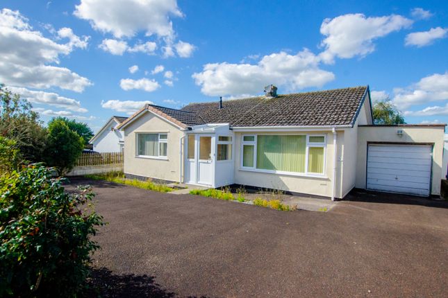 1 Whitestone Crescent, Bodmin, PL31 1PF 2 bed detached bungalow for sale