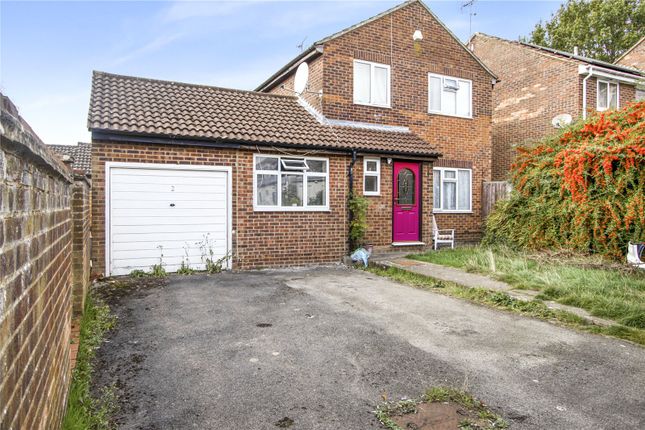 Chesterfield Close, Wiltshire SN5 3 bed detached house for sale
