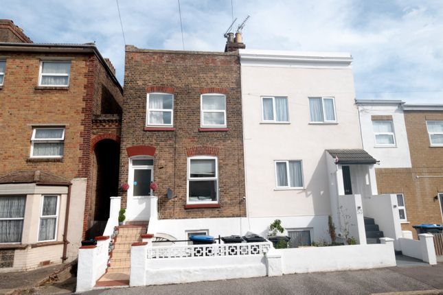 Central Road, Ramsgate, Kent, CT11 2 bed duplex for sale