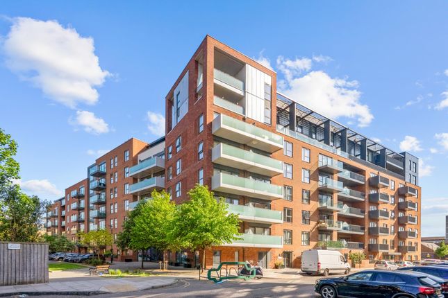 Singapore Road, Ealing, W13 1 bed flat for sale