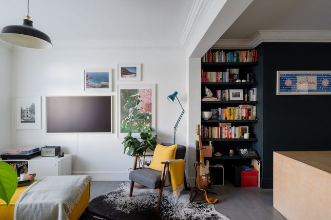 Byron Road, London E10 2 bed terraced house for sale