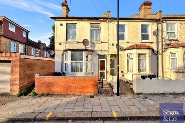 Cecil Road, Hounslow TW3 3 bed end of terrace house for sale
