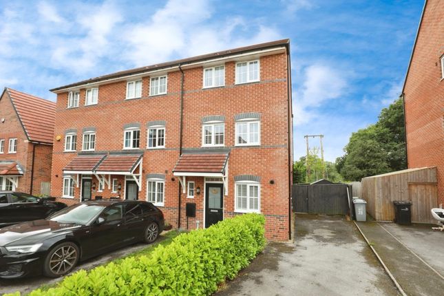 3 bedroom town house for sale