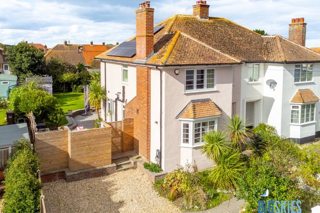 Westcliff Avenue, Cromer, NR27 4 bed semi