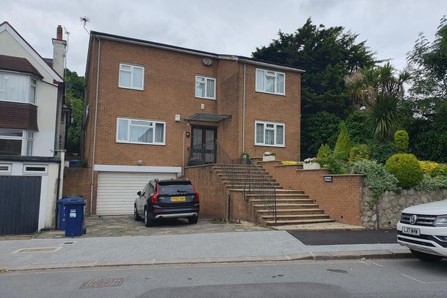 5 bed detached house