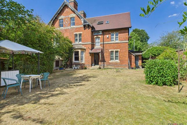 Barnwood Road, Gloucester GL4 9 bed semi