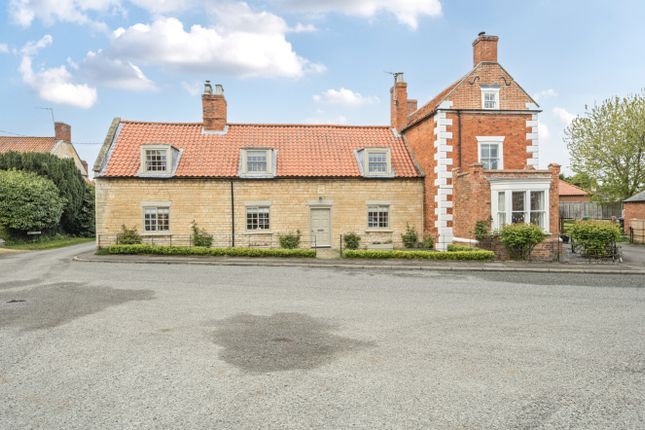 High Street, Osbournby, Sleaford... 3 bed cottage for sale