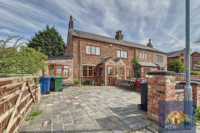 New Lane, Southport PR9 3 bed cottage for sale
