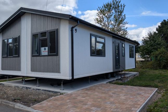 Angel Of The North 2 bed park home for sale