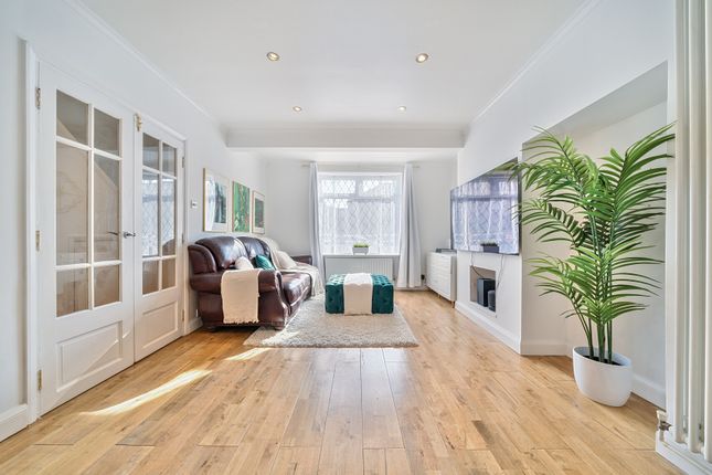 Evesham Road, Morden SM4 3 bed terraced house for sale