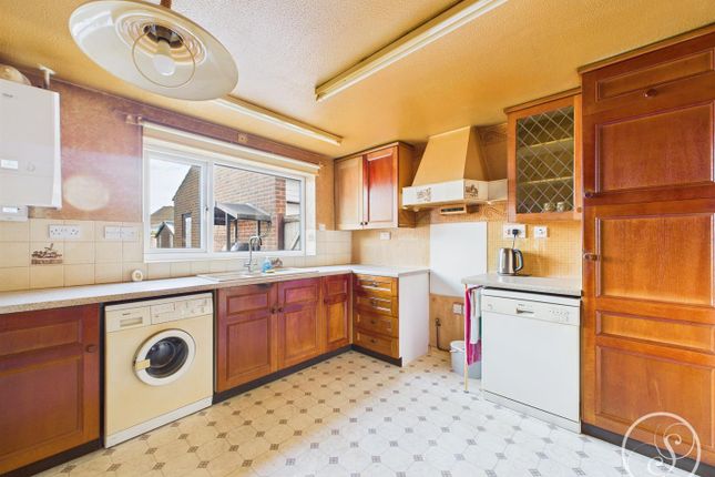 Mercia Way, Leeds 3 bed detached house for sale