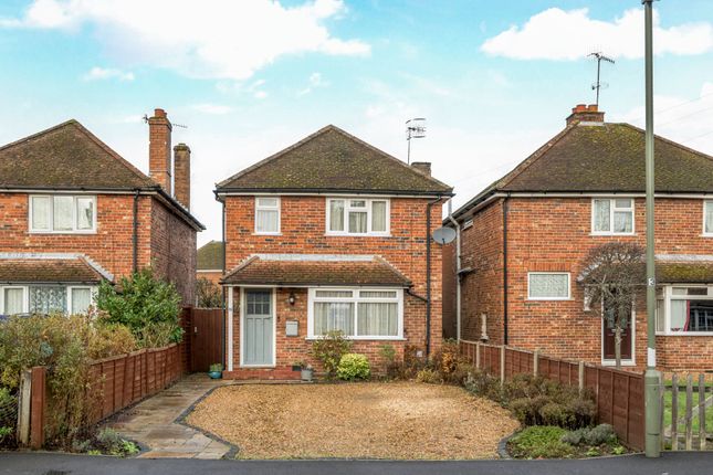 Furze Lane, Surrey GU7 2 bed detached house for sale