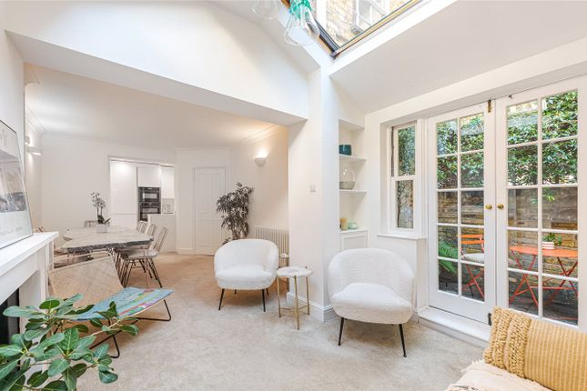 Charlwood Street, London, SW1V 2 bed apartment for sale