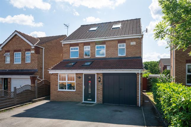 5 bed detached house