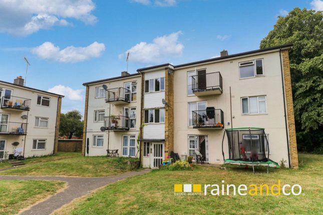 Days Mead, Hatfield 2 bed flat for sale