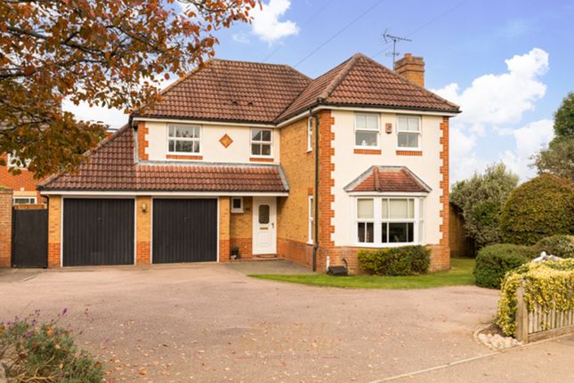 Lucerne Drive, Crawley RH10 4 bed detached house for sale