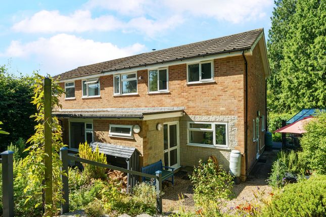 Sunvale Close, Haslemere, Surrey, GU27 3 bed semi