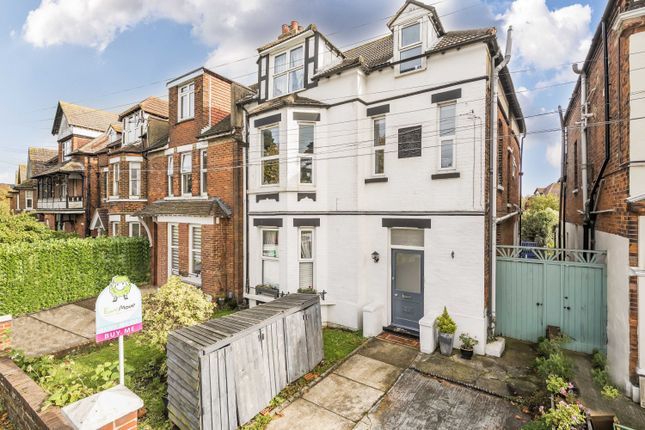 Radnor Park Road, Folkestone, CT19 2 bed ground floor flat for sale