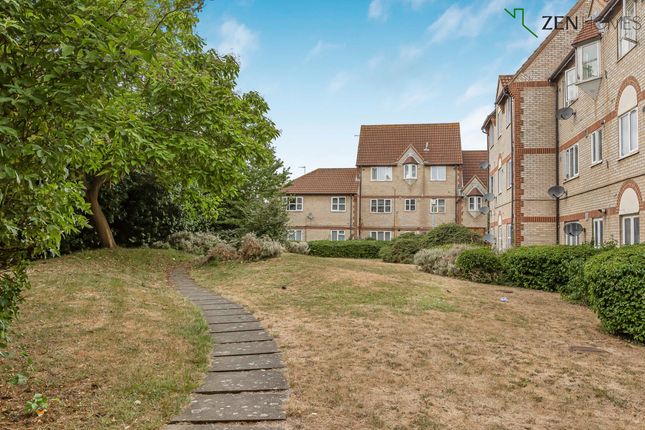 Waltham Cross EN8 1 bed apartment for sale