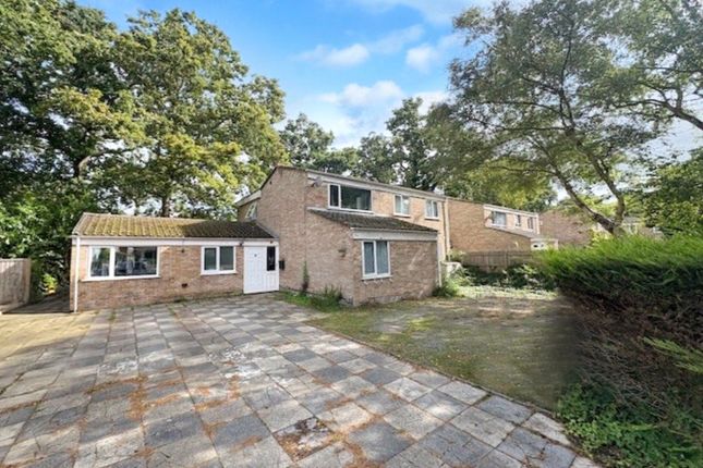 Verran Road, Surrey GU15 4 bed detached house for sale