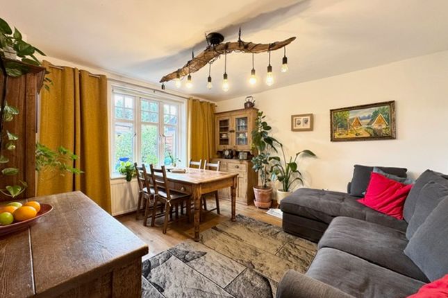 Gloucester Grove, Edgware, HA8 3 bed terraced house for sale