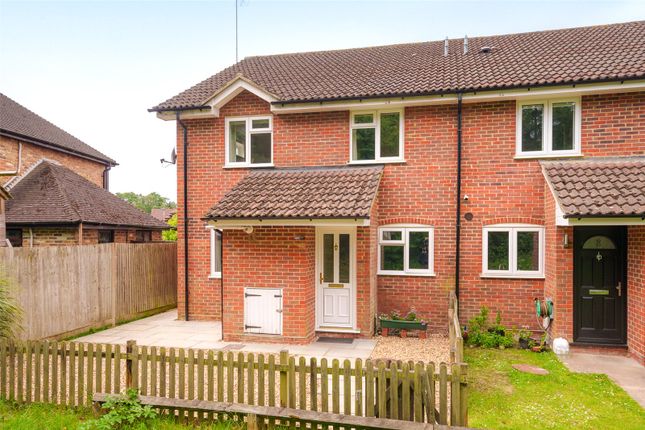 High Beech, Berkshire RG12 2 bed terraced house for sale