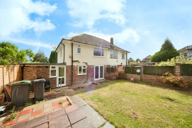 Kendal Close, Luton, Bedfordshire 3 bed semi